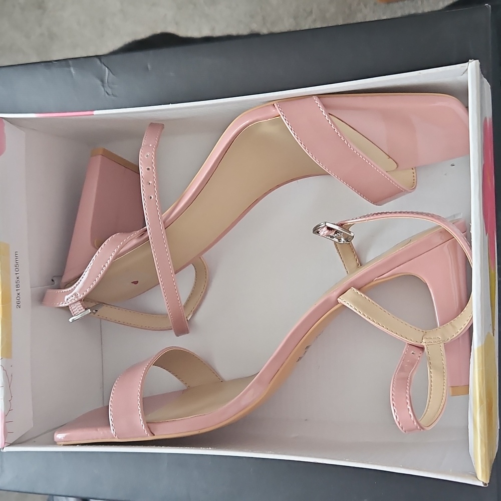 Womens heels - Picture 6 of 6